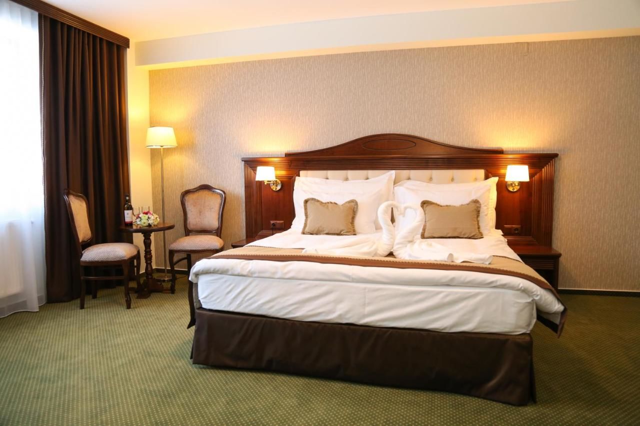 Отель Hotel Carmen Предял