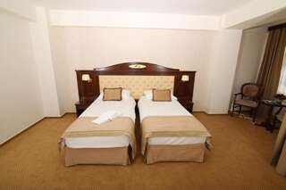 Отель Hotel Carmen Предял Двухместный номер с 1 кроватью или 2 отдельными кроватями - Подходит для гостей с ограниченными физическими возможностями-2